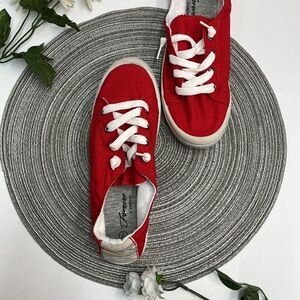 🔥4/$25 Forever Link Women’s Red Comfort Casual Lace-Up Sneaker Size 9